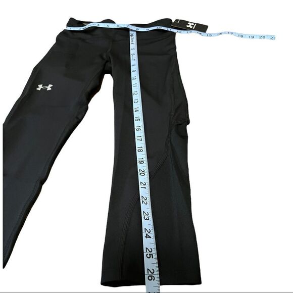 Under Armour Womens Mileage Capris in Black - Picture 5 of 10
